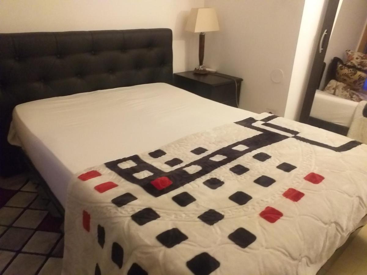 Simple Colocation Rooms Garges-lès-Gonesse Exterior foto